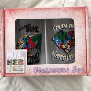 NEW IN BOX Marvel superheroes glassware pint set